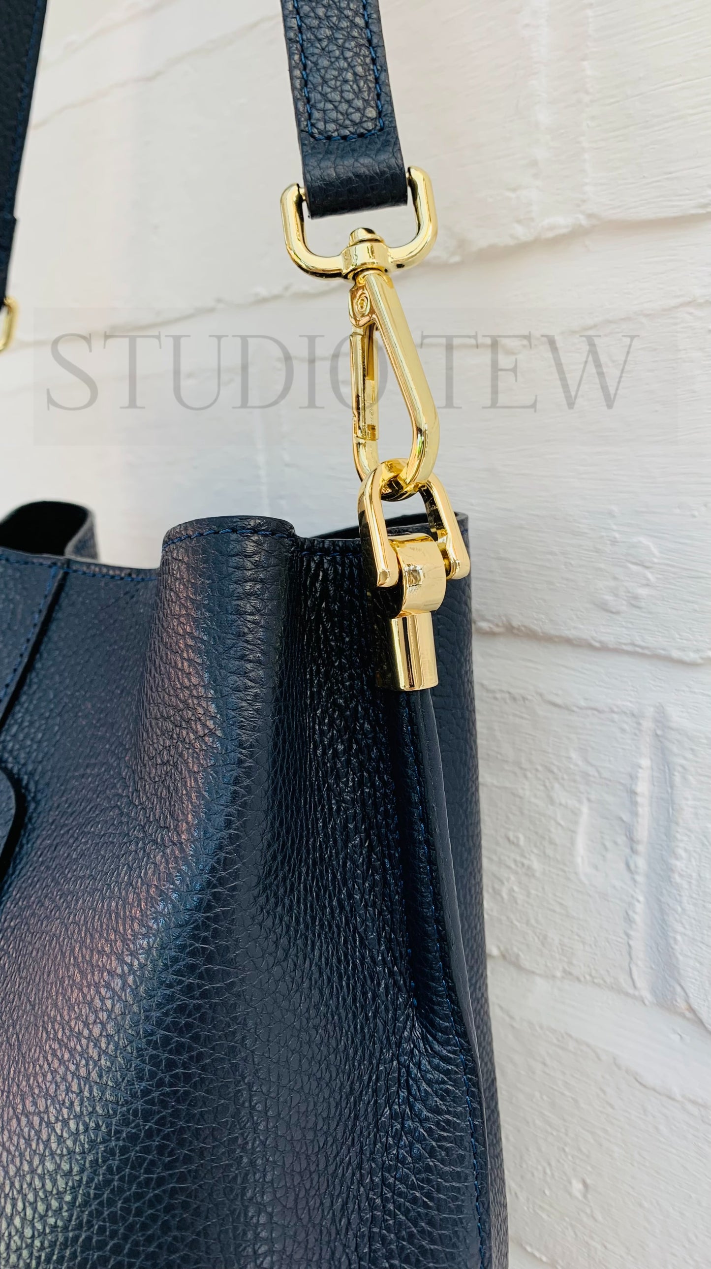 Navy Leather Bucket Bag - Sagrada