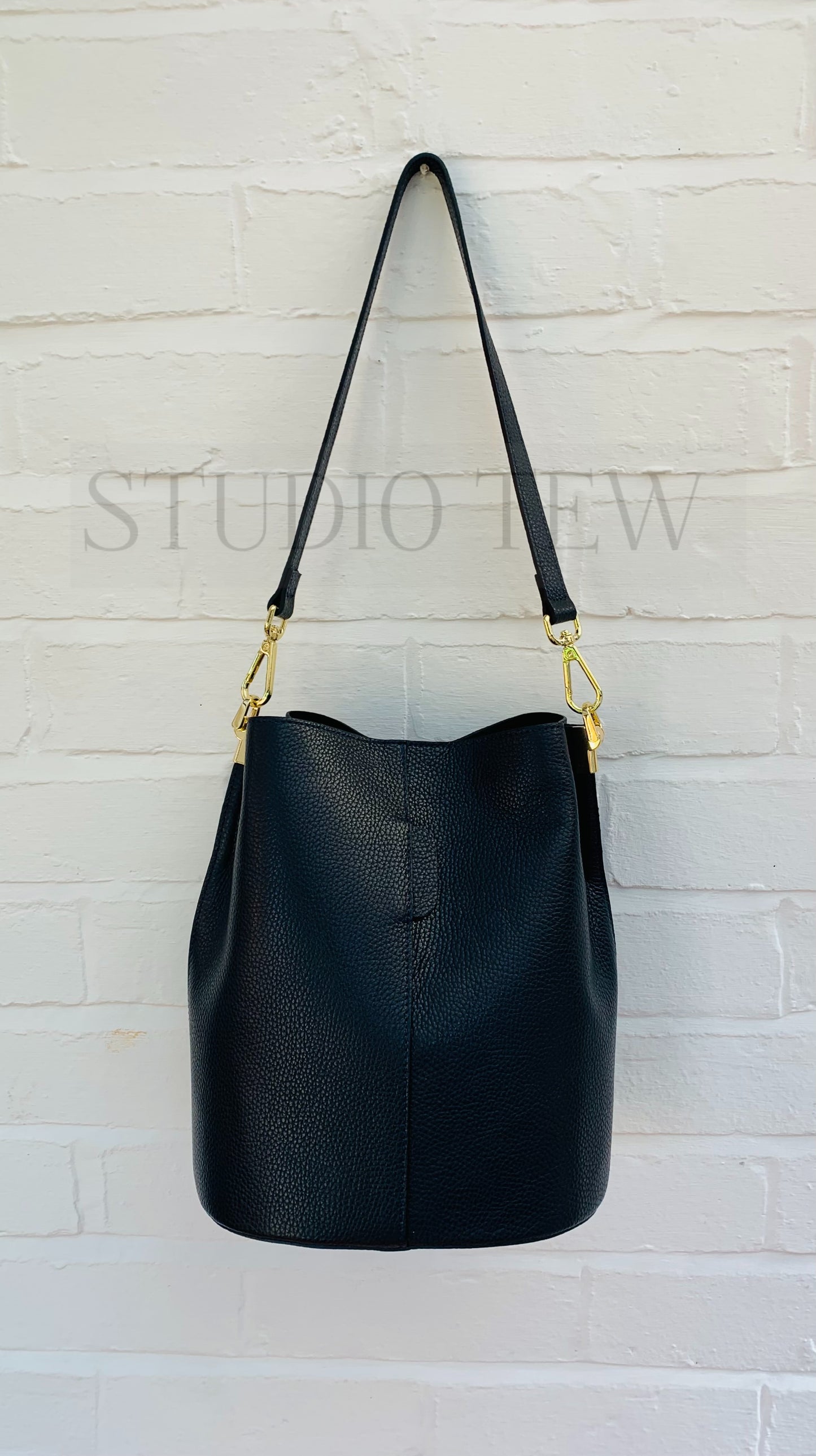 Navy Leather Bucket Bag - Sagrada