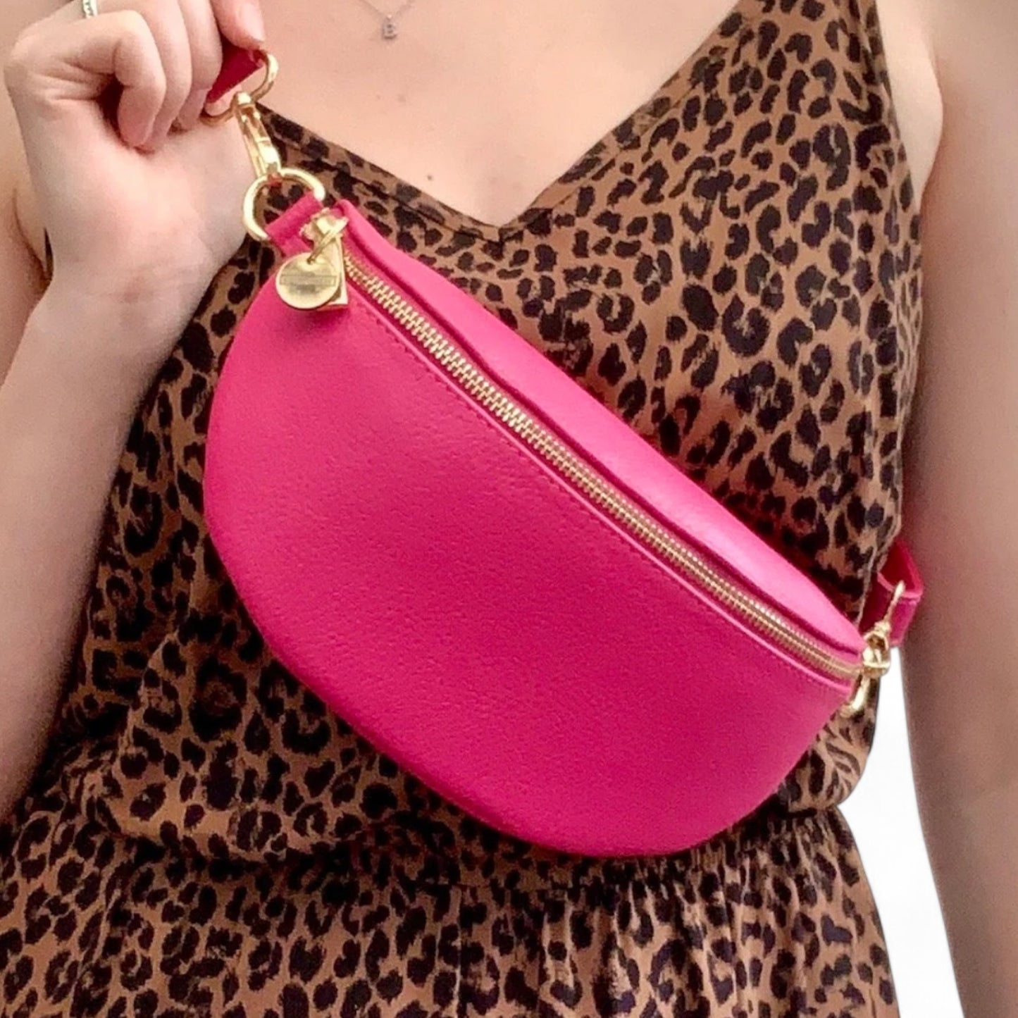 Weiße Leder-Taillentasche, Bauchtasche, Bauchtasche, körpernahe Tasche, kleine Ledertasche, Festival-Tasche, Damen-Leder-Bauchtasche