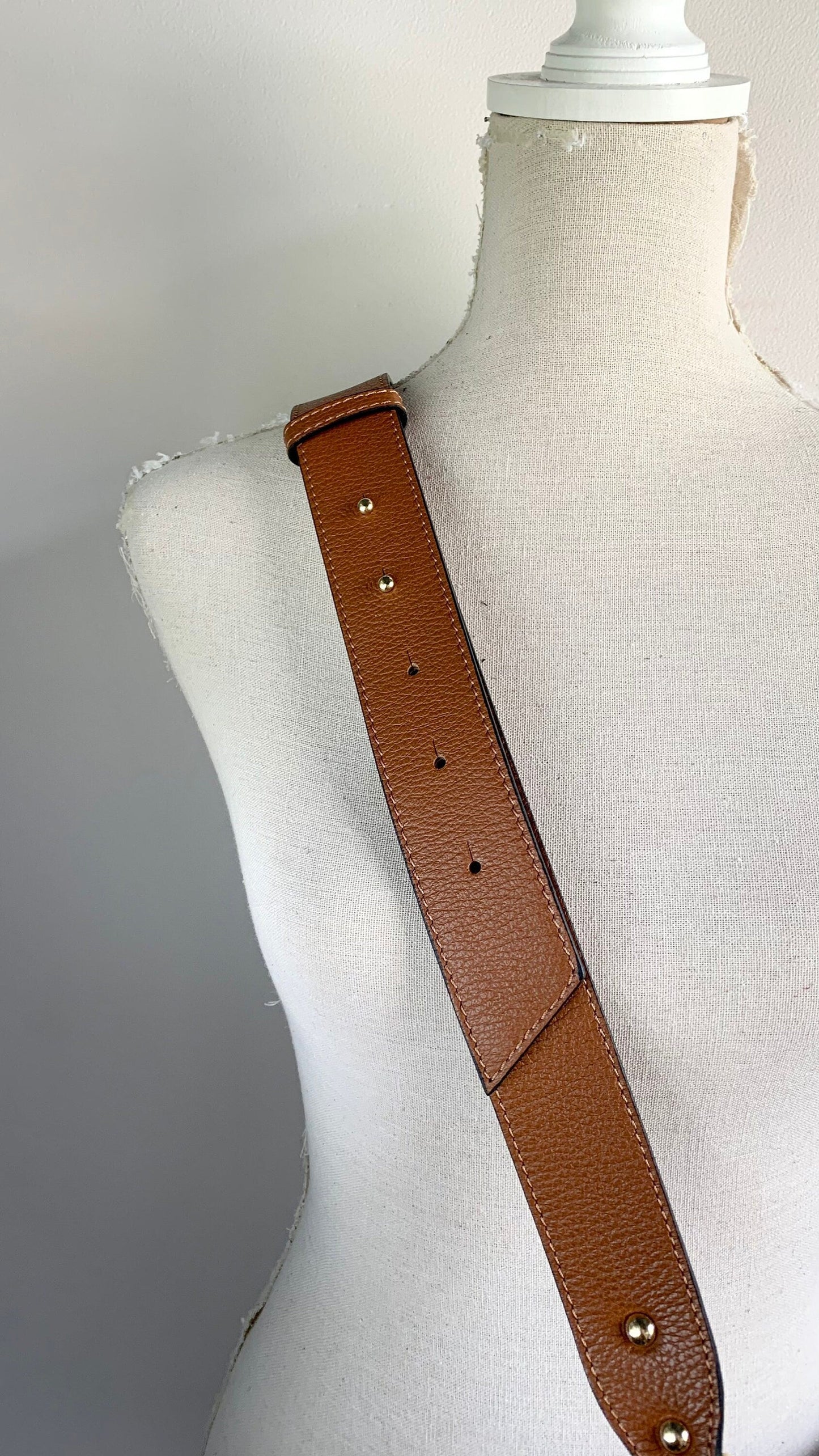 Tan Leather Compact Crossbody Bag - Vogue STUDIO TEW