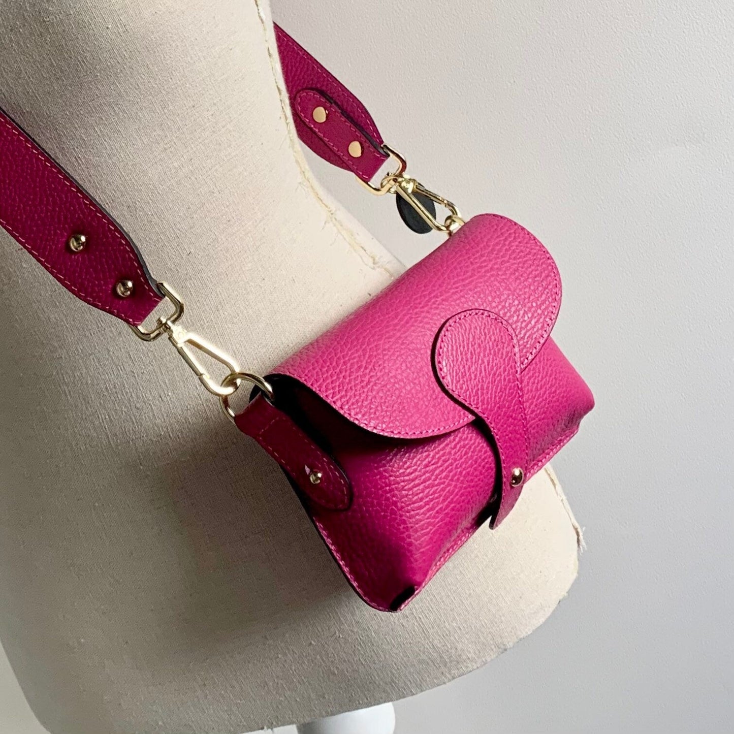 Fuchsia Leather Compact Crossbody Bag - Vogue STUDIO TEW