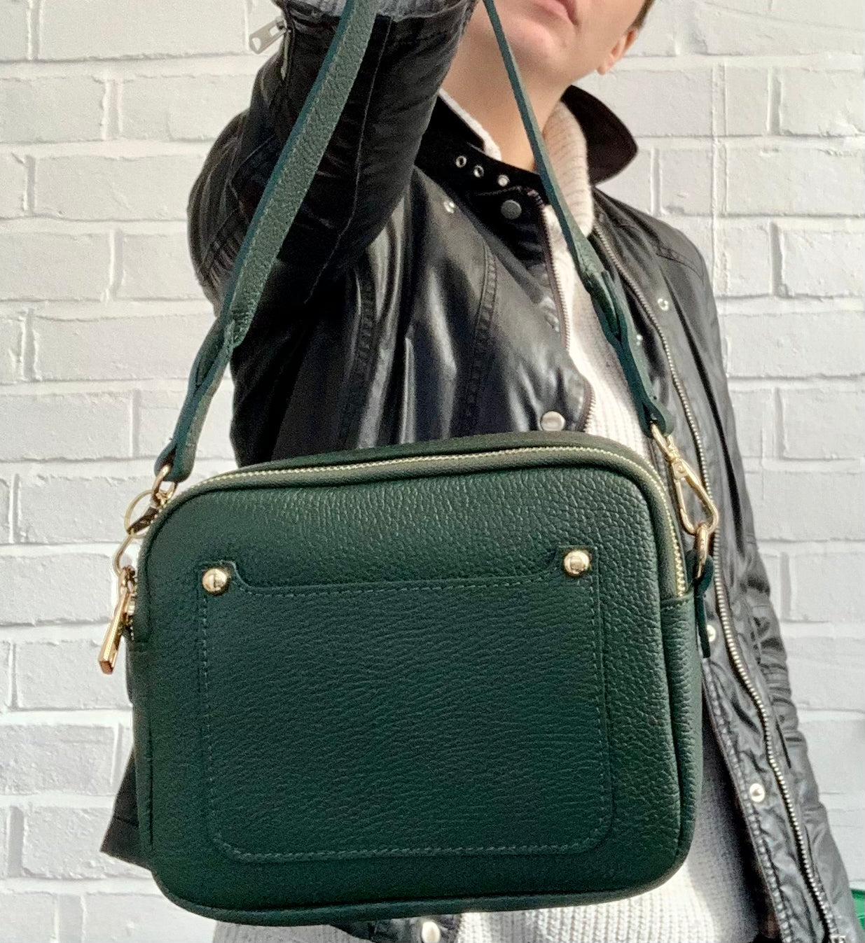 Dunkelgrüne Ledertasche mit doppeltem Reißverschluss – Victoria