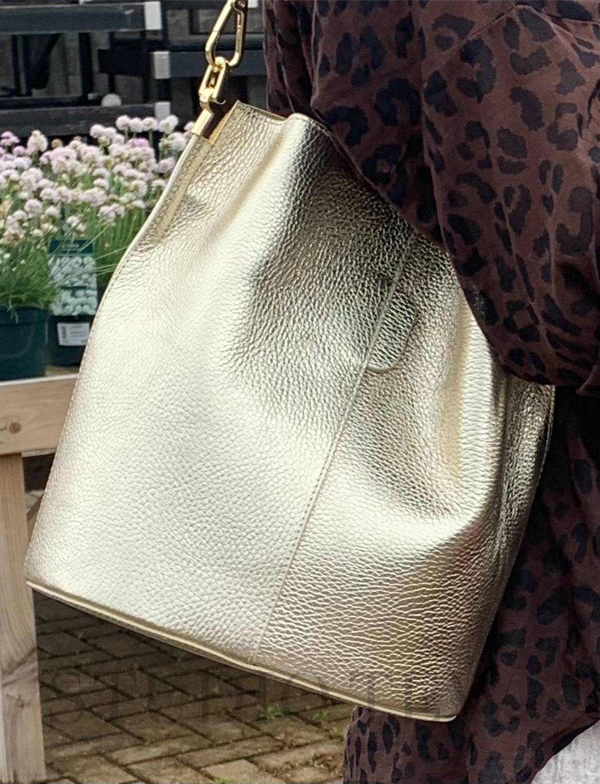 Gold Leather Bucket Bag - Sagrada